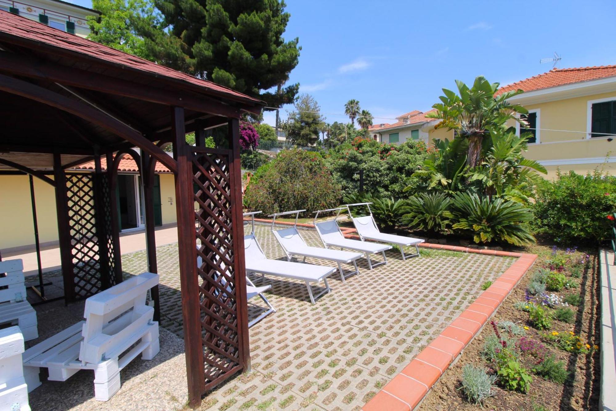 La Pace, Il Sole, Il Mare - Sanremo Casa Indipendente Vista Mare, Posto Auto Privato, Ampio Spazio Esterno Attrezzato, A Pochi Minuti Dalle Spiagge Dış mekan fotoğraf