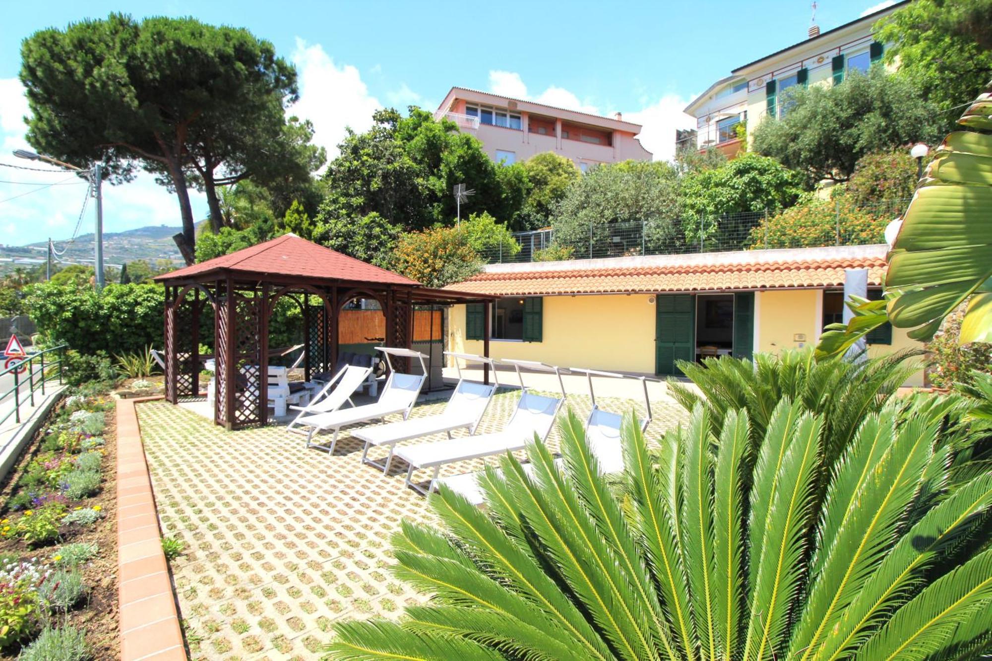La Pace, Il Sole, Il Mare - Sanremo Casa Indipendente Vista Mare, Posto Auto Privato, Ampio Spazio Esterno Attrezzato, A Pochi Minuti Dalle Spiagge Dış mekan fotoğraf