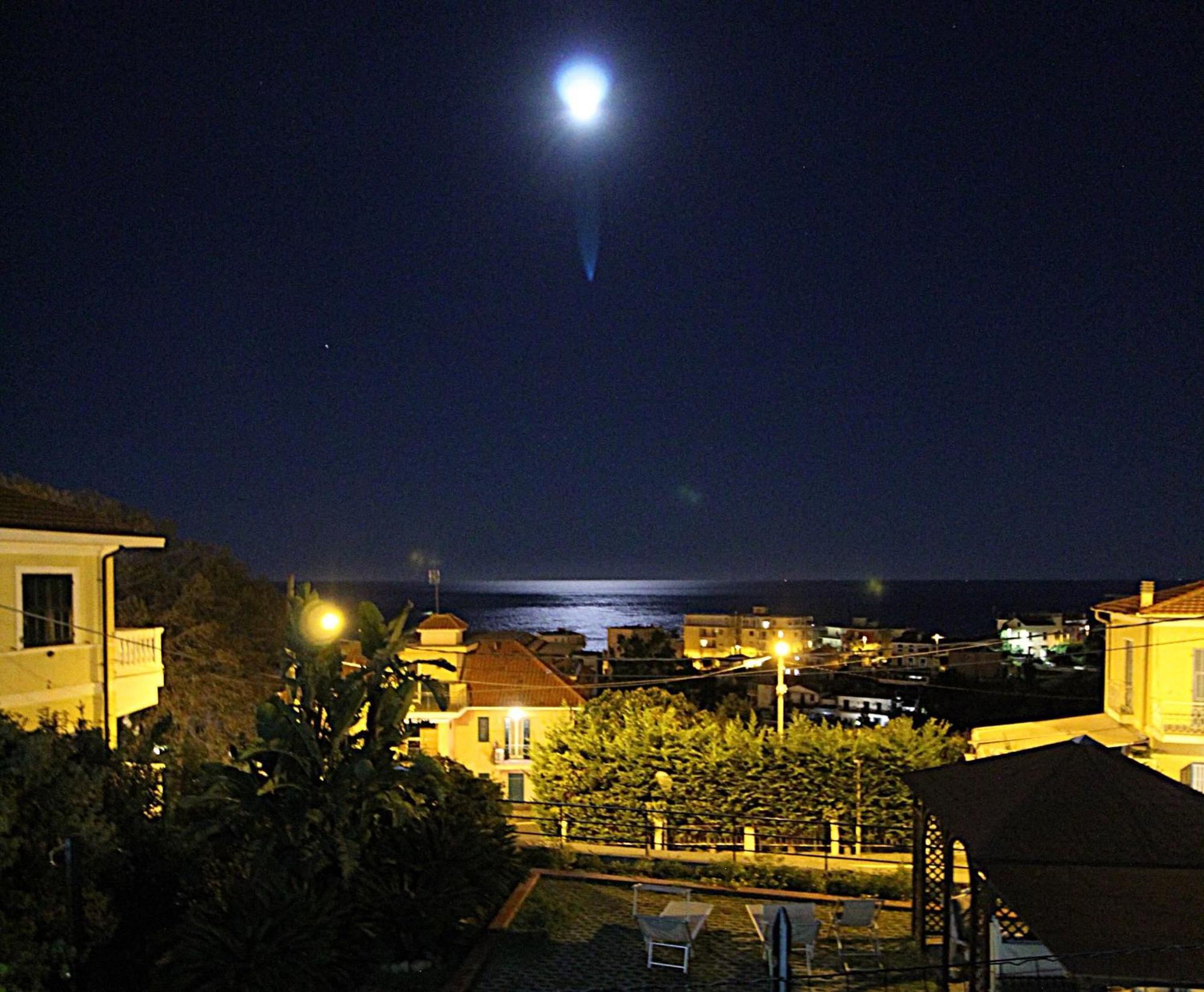 La Pace, Il Sole, Il Mare - Sanremo Casa Indipendente Vista Mare, Posto Auto Privato, Ampio Spazio Esterno Attrezzato, A Pochi Minuti Dalle Spiagge Dış mekan fotoğraf